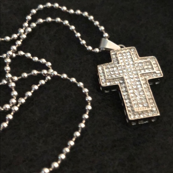 RHINESTONE CROSS IN SILVER - Picture 5 of 8
